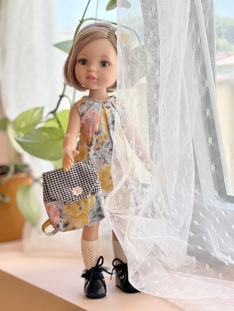Paola Reina Carla Doll 01